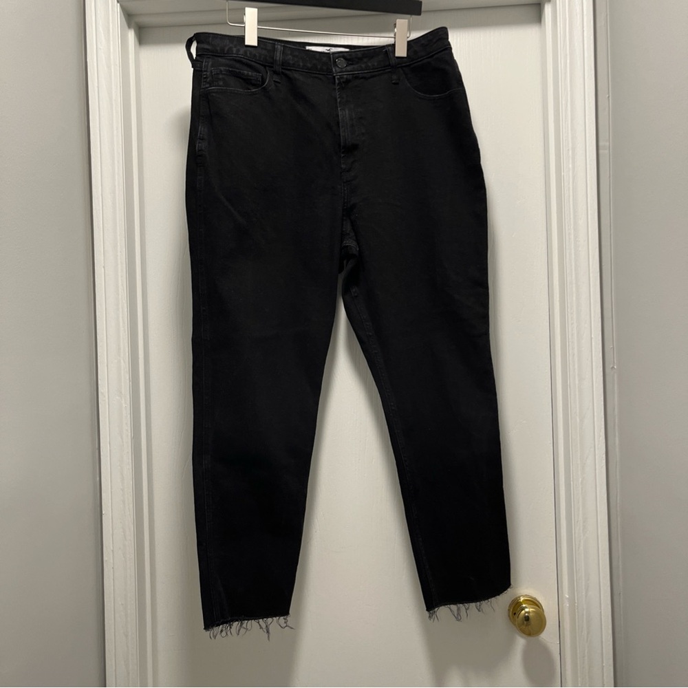 Hollister Jeans Womens 16 Black Curvy Ultra High Rise Mom Jean Raw Hem 28”Inseam
